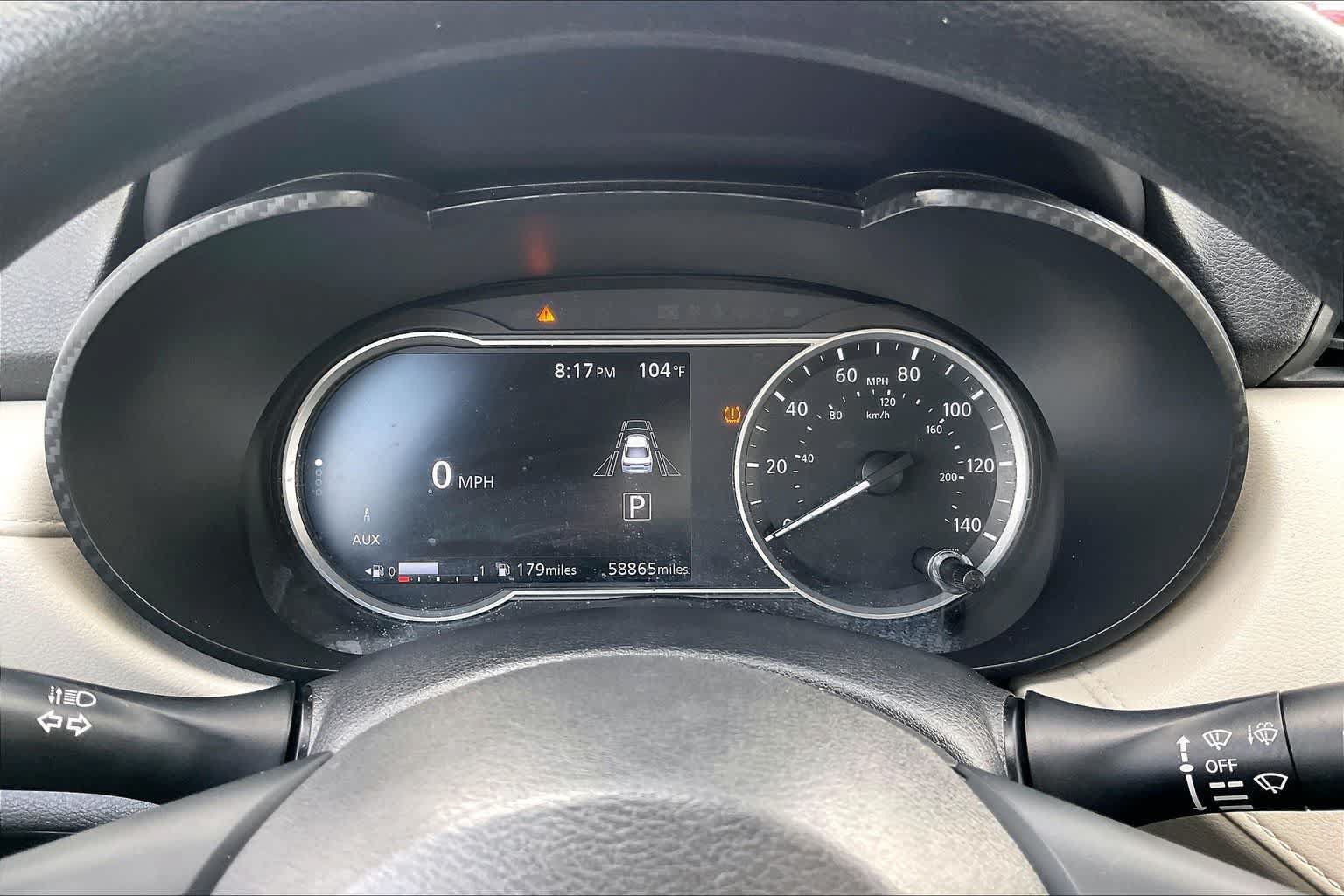 Used 2022 Nissan Versa SV FWD image 16