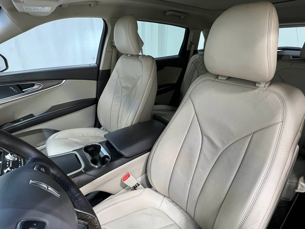 Used 2016 Lincoln MKX Reserve w/ Driver Assistance Package image 15