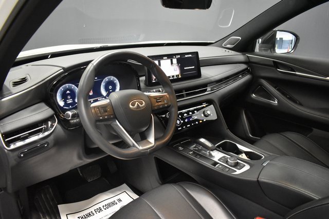 Used 2025 INFINITI QX60 Luxe w/ Black Edition image 4