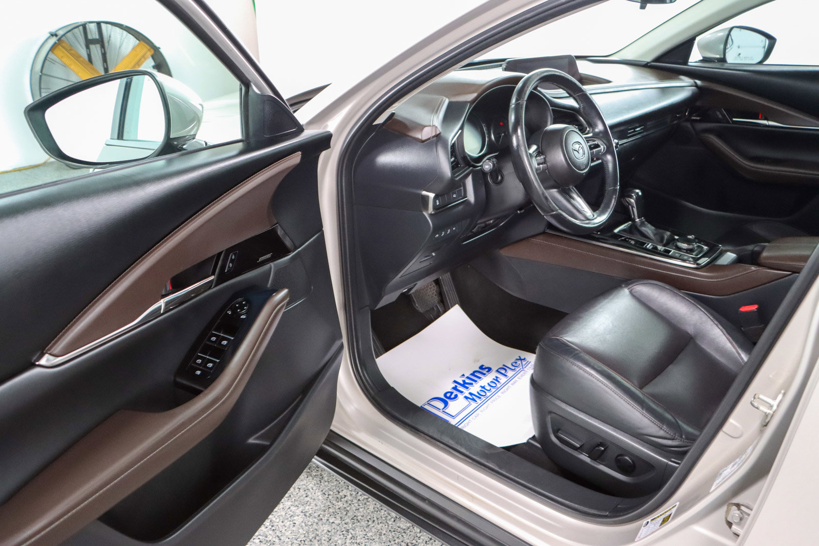 Used 2022 MAZDA CX-30 AWD 2.5 S w/ Premium Package image 3