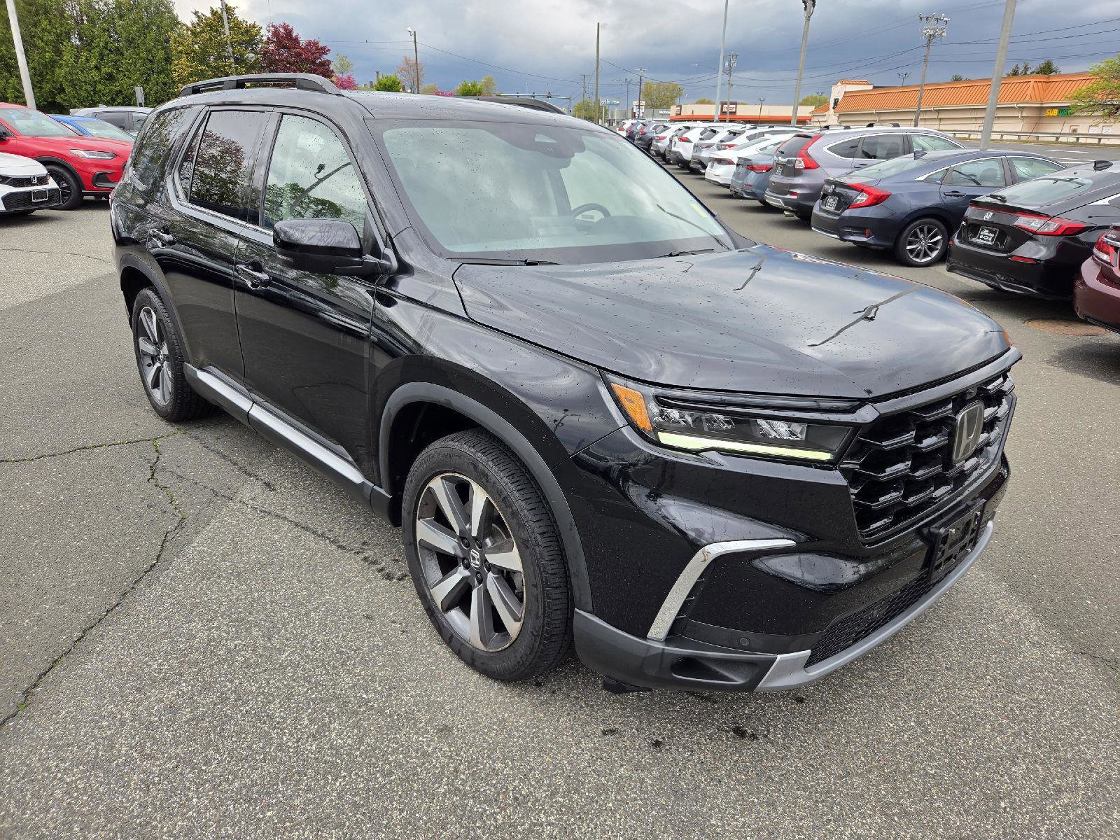 Used 2023 Honda Pilot Elite image 1