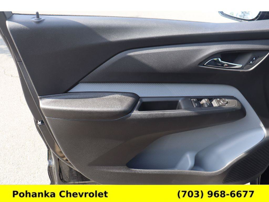 New 2027 Chevrolet Bolt LT w/ Comfort Package FWD image 22