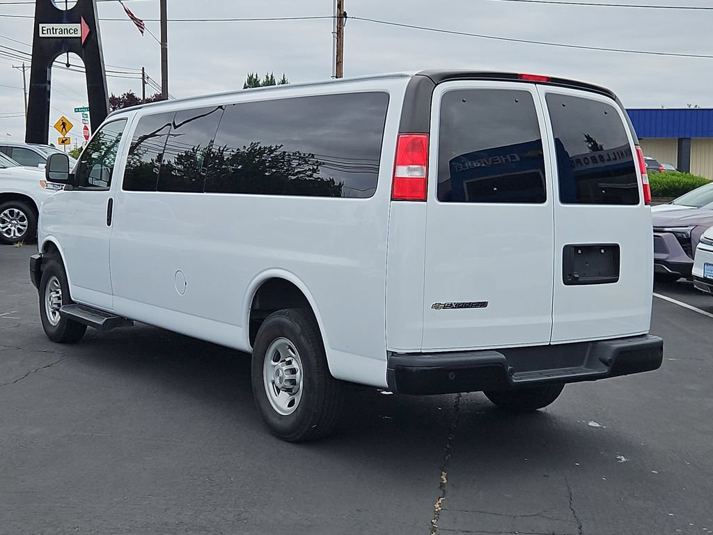 Used 2023 Chevrolet Express 3500 LS RWD image 4