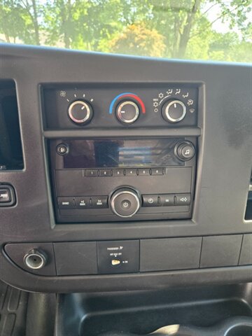 Used 2010 Chevrolet Express 2500 RWD image 14