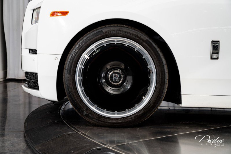 Used 2024 Rolls-Royce Phantom Sedan image 10