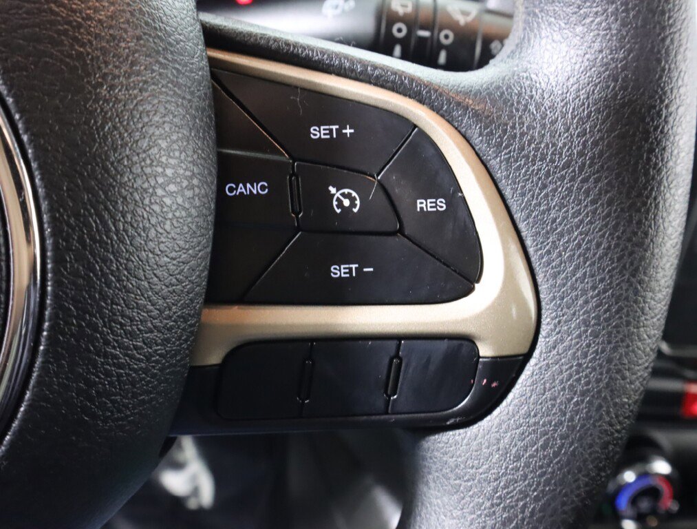 Used 2017 Jeep Renegade Sport w/ Power & Air Group image 13