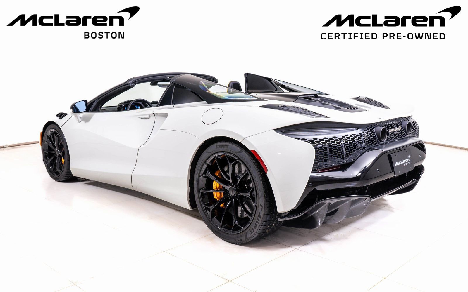 Used 2025 McLaren Artura Spider image 5