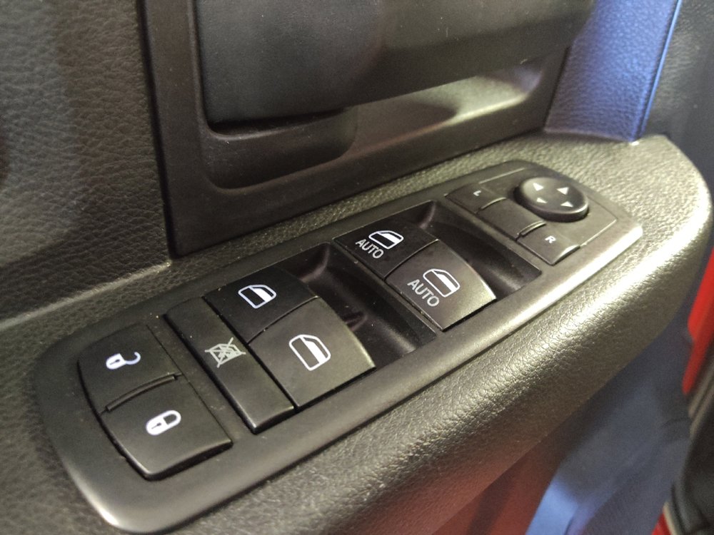 Used 2017 RAM 2500 ST AWD/4WD image 27