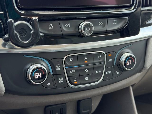 Used 2020 Chevrolet Traverse LT w/ LPO, Blackout Package image 22
