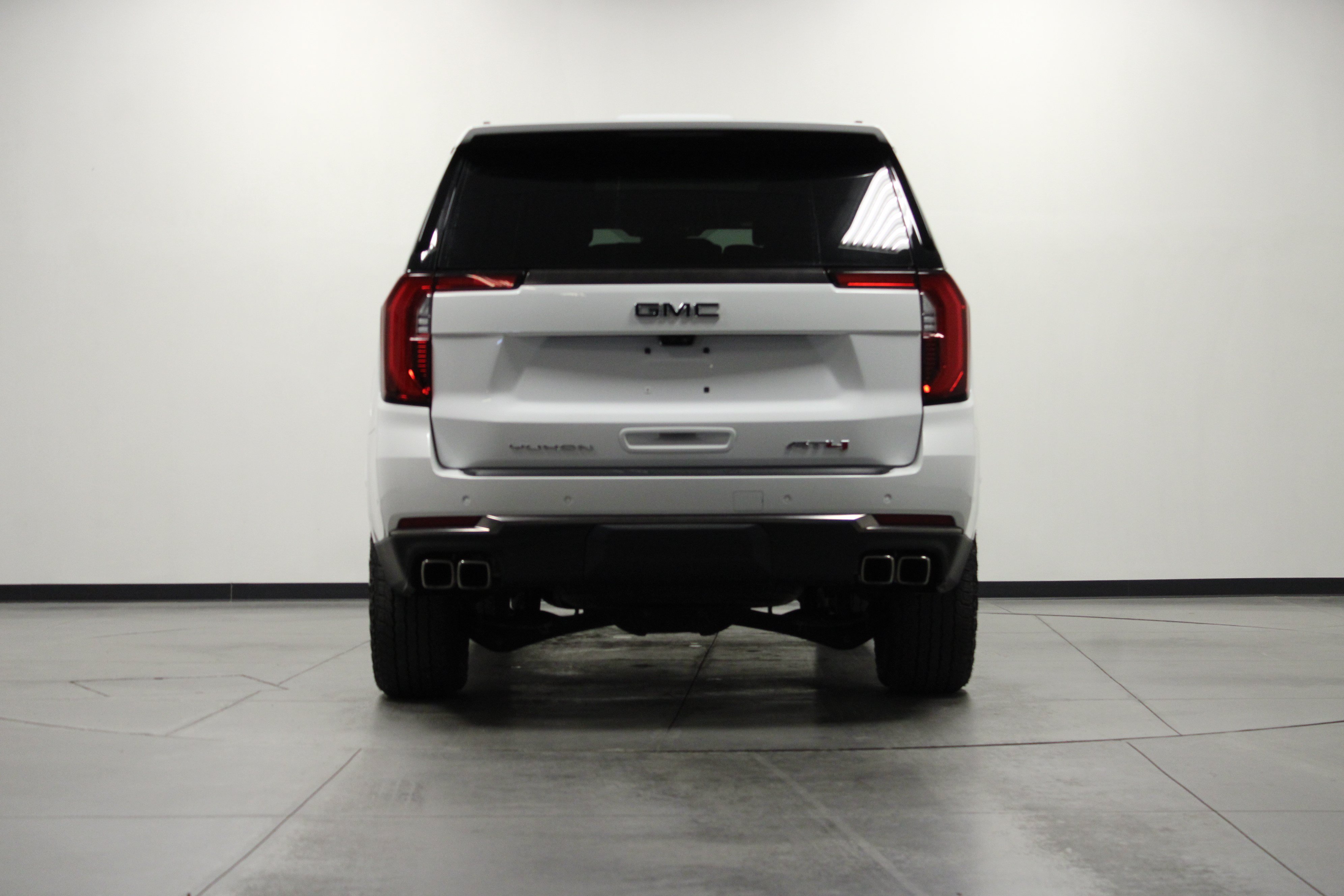 Used 2025 GMC Yukon AT4 Ultimate w/ LPO, Floor Liner Package AWD/4WD image 5