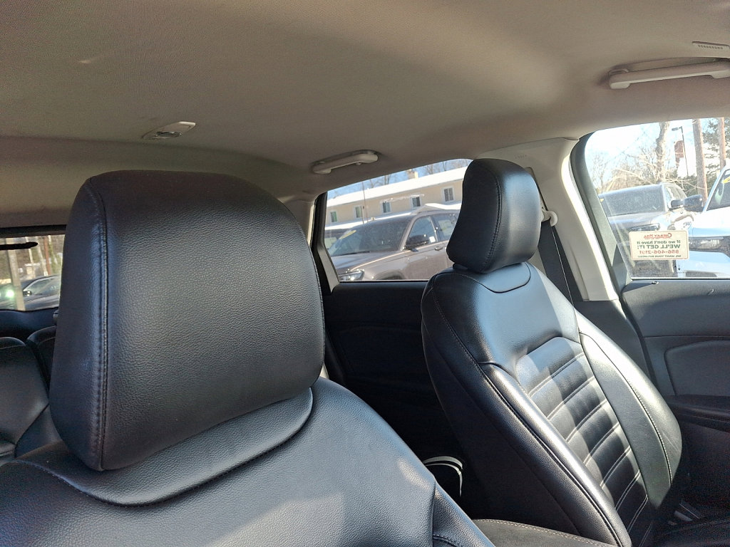 Used 2023 Ford Edge SEL image 13