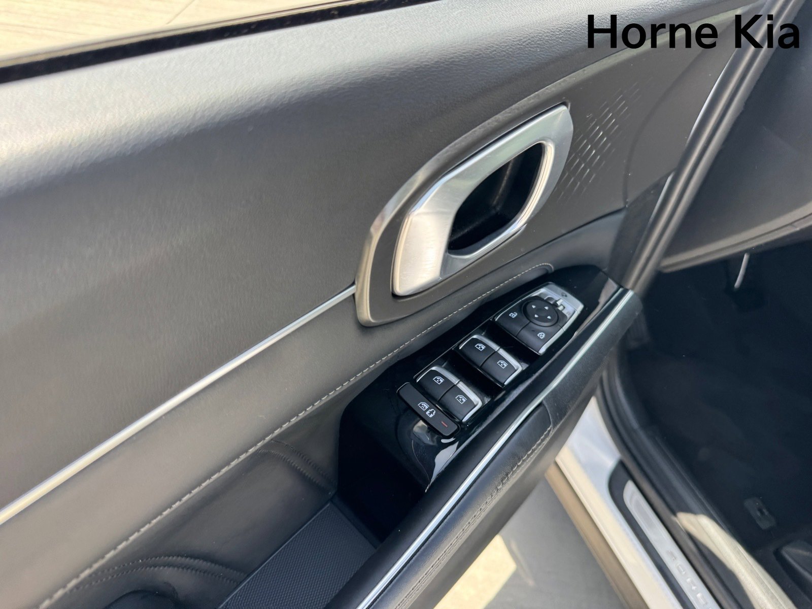 Used 2021 Kia Sorento SX image 11