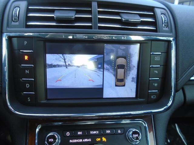 Used 2020 Lincoln Continental Reserve w/ Luxury Package image 14