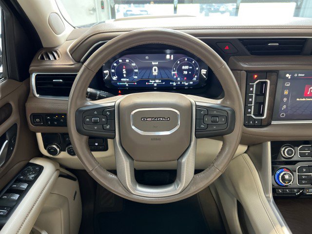 Used 2022 GMC Yukon Denali w/ Denali Premium Package image 16
