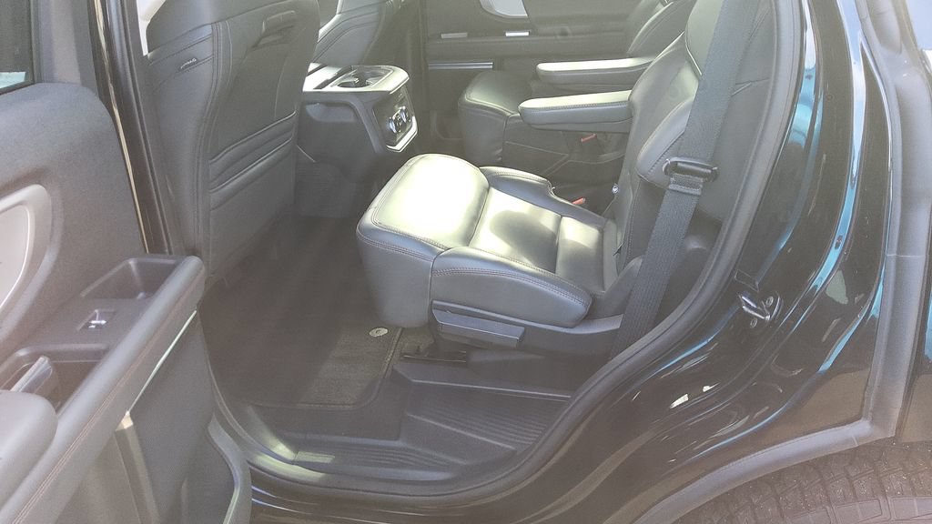 Used 2025 Ford Expedition Active AWD/4WD image 15