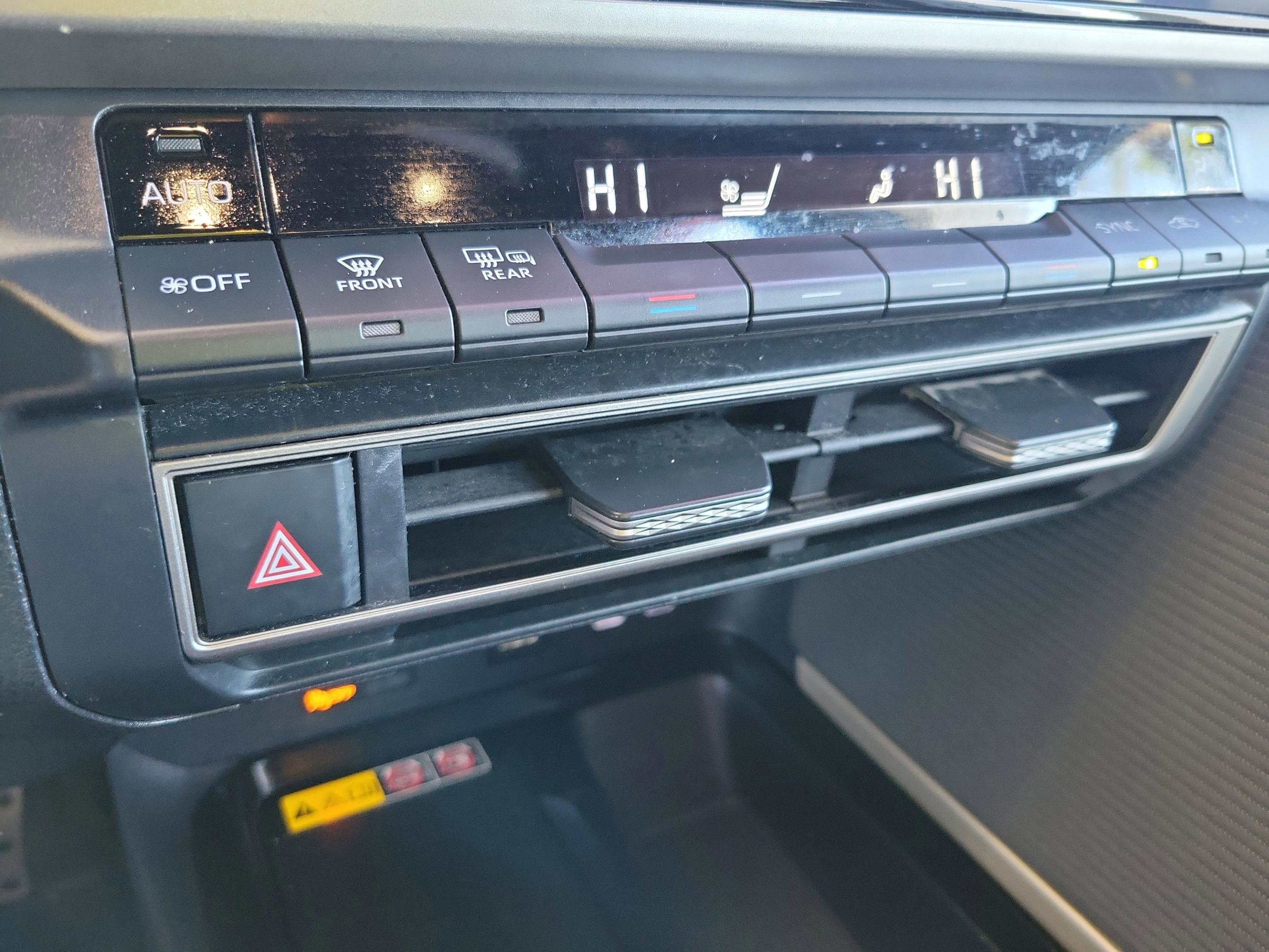 Used 2025 Toyota Camry SE image 21