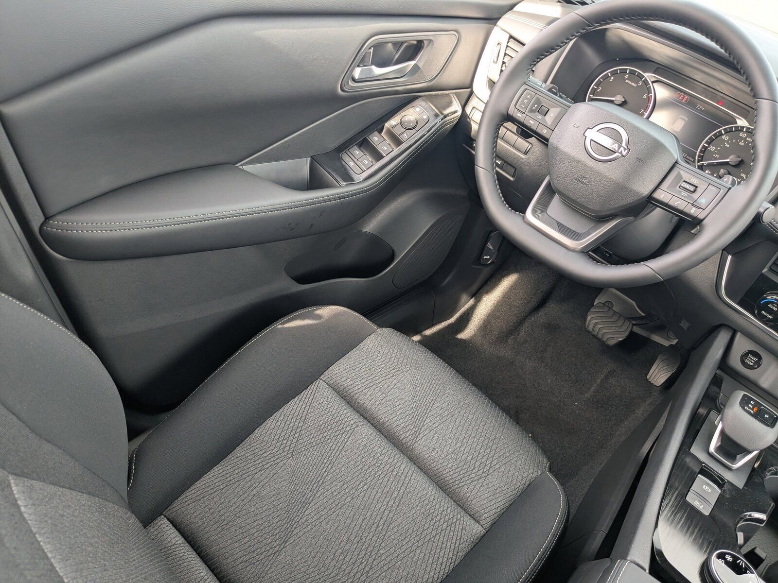 New 2026 Nissan Rogue SV image 22