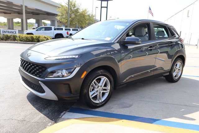 Used 2022 Hyundai Kona SE image 3