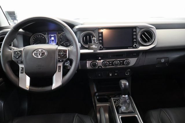 Certified 2022 Toyota Tacoma SR5 AWD/4WD image 15