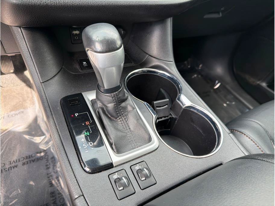 Used 2018 Toyota Highlander XLE FWD image 17
