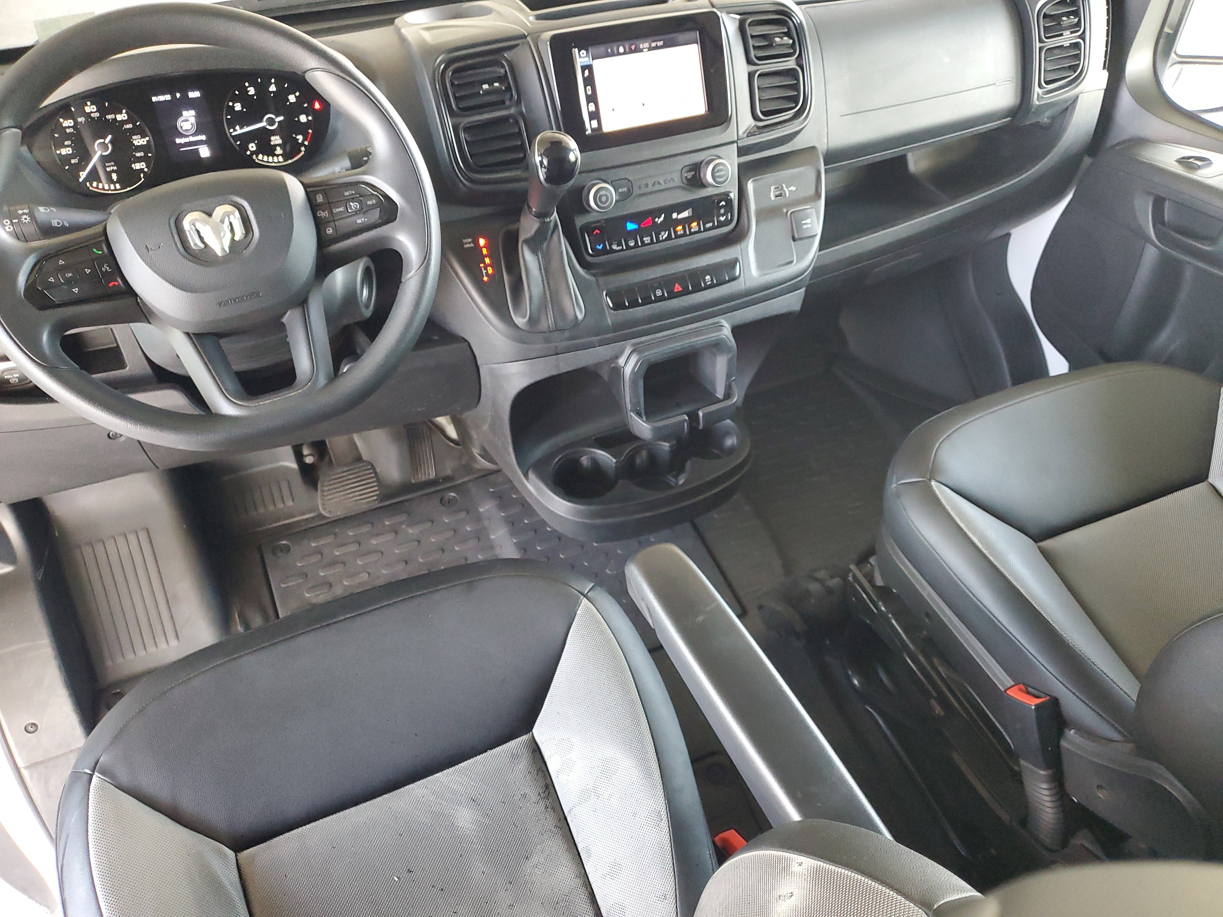 Used 2025 RAM ProMaster 2500 w/ Convenience Group FWD image 13