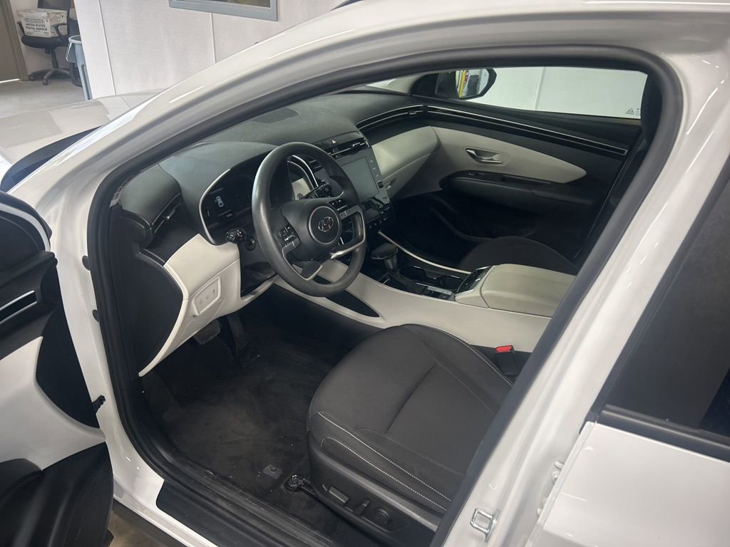 Used 2024 Hyundai Tucson SEL FWD image 2