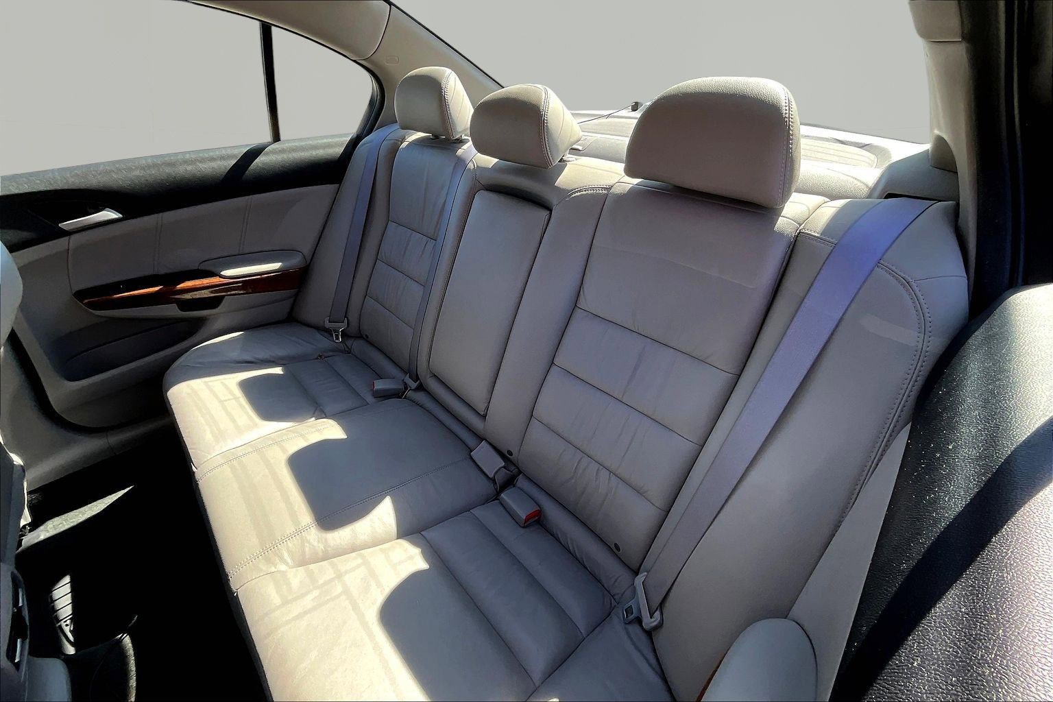 Used 2011 Honda Accord EX-L image 22