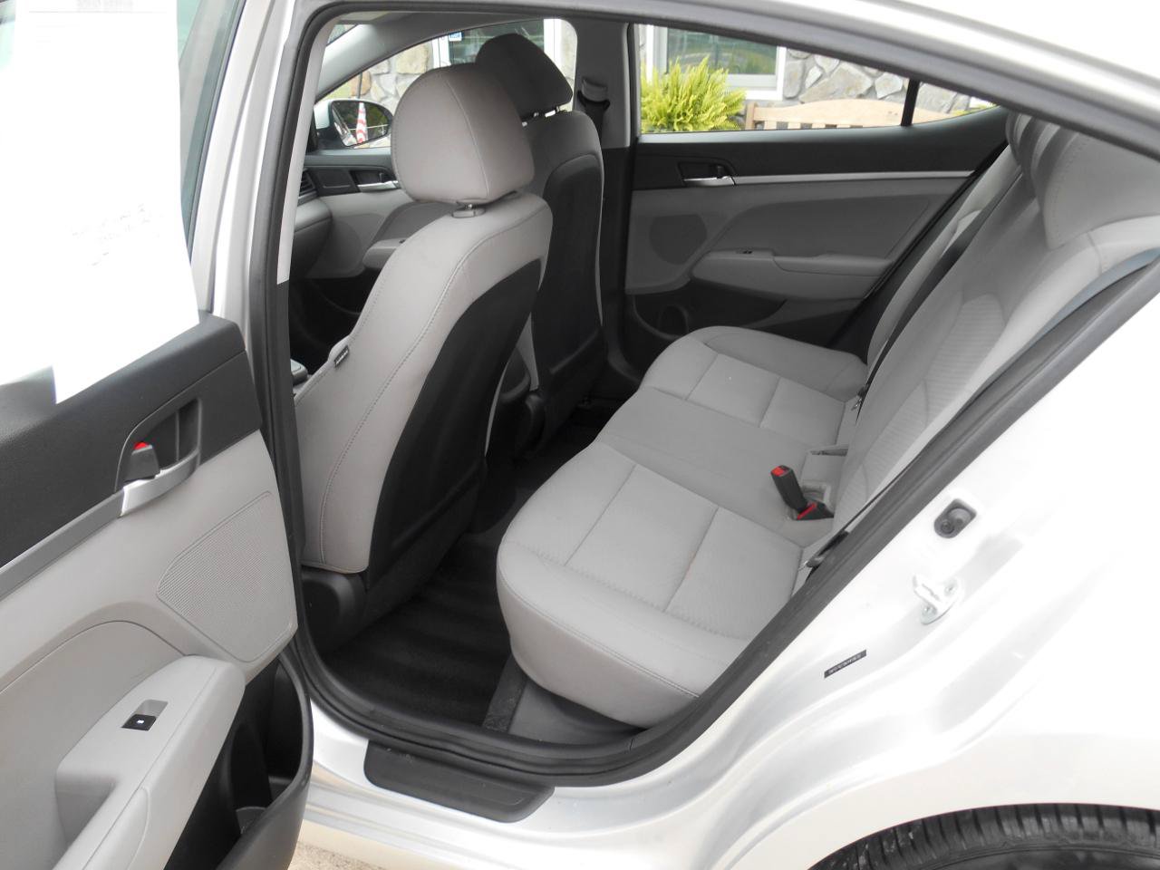 Used 2019 Hyundai Elantra SE FWD image 10