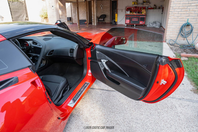 Used 2019 Chevrolet Corvette Stingray Coupe w/ Carbon Flash Badge Package image 67