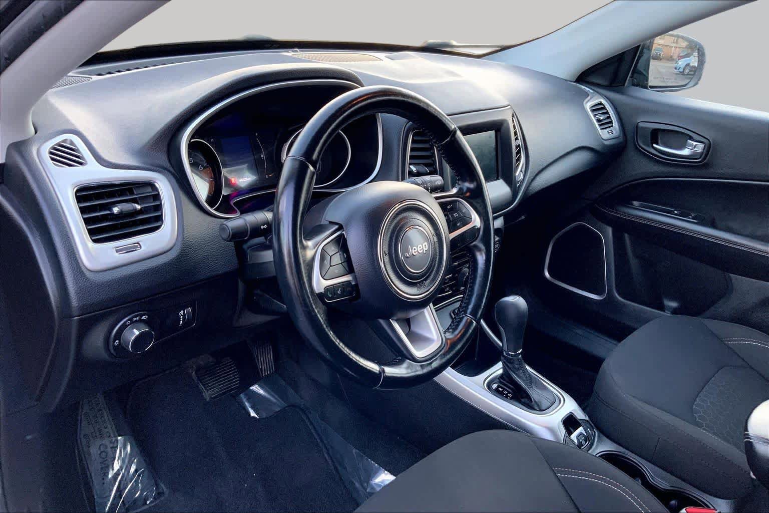 Used 2021 Jeep Compass Sport w/ Cold Weather Group FWD image 17