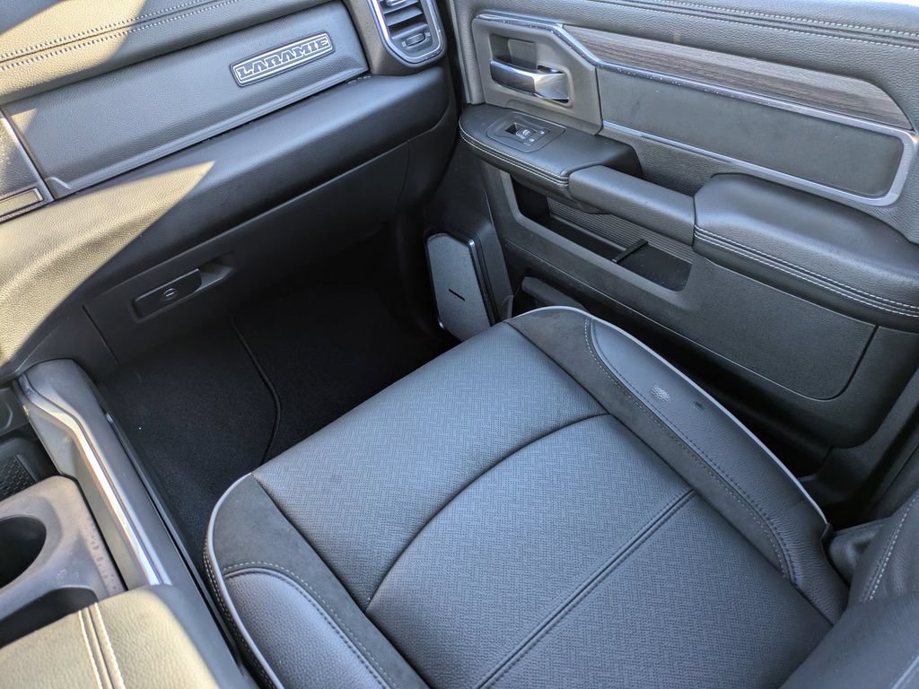 New 2026 RAM 3500 Laramie AWD/4WD image 19