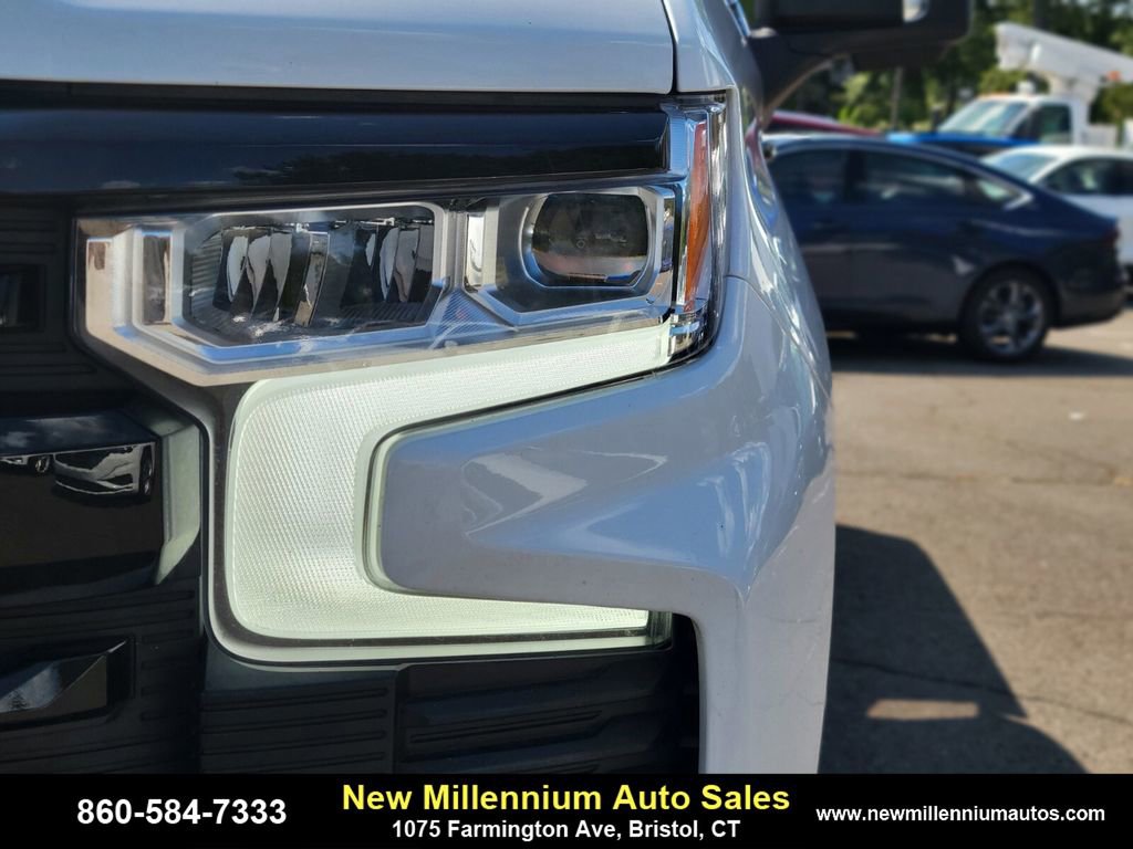Used 2024 Chevrolet Silverado 1500 LT Trail Boss w/ Convenience Package II image 10