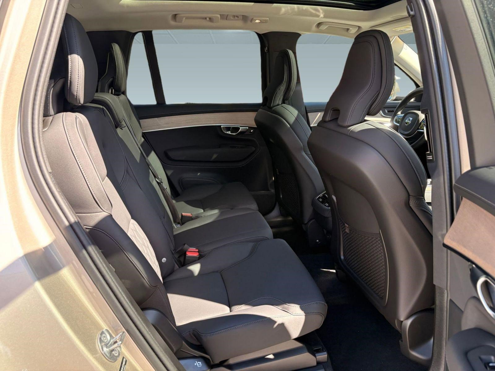 Certified 2026 Volvo XC90 B5 Core w/ Protection Package AWD/4WD image 26