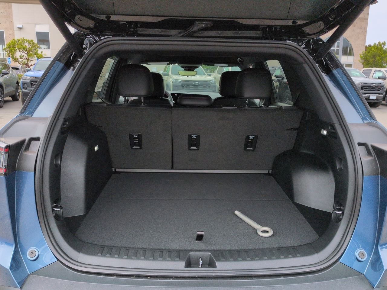 New 2026 Chevrolet Equinox RS w/ Safety and Technology Package FWD image 27