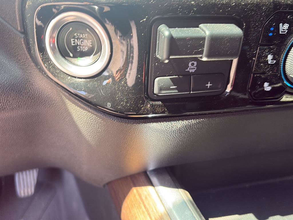 Used 2022 Chevrolet Silverado 1500 High Country w/ High Country Premium Package AWD/4WD image 24