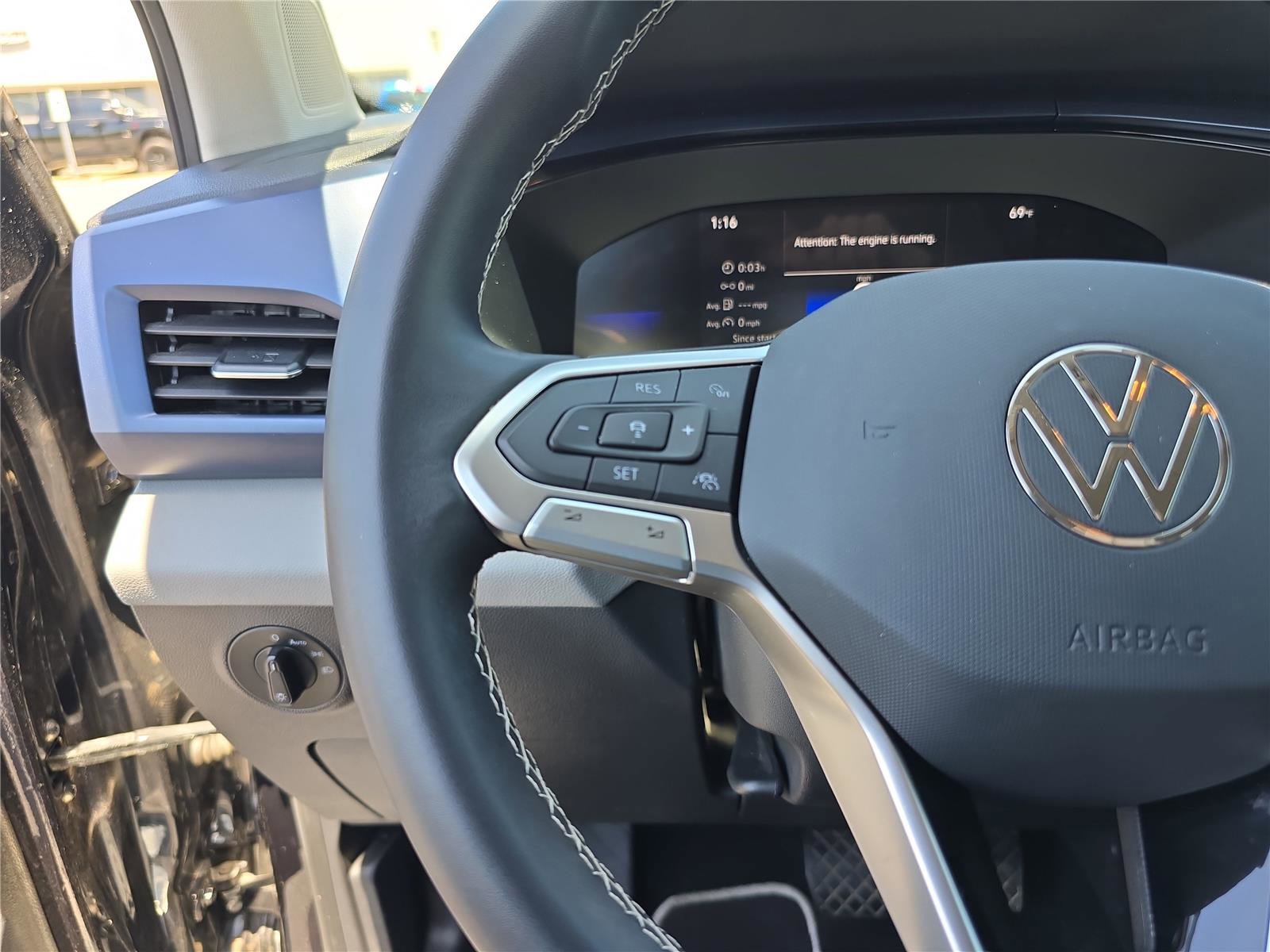 Used 2023 Volkswagen Taos SE FWD image 33