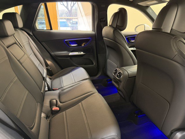 Used 2024 Mercedes-Benz GLC 300 4MATIC image 16