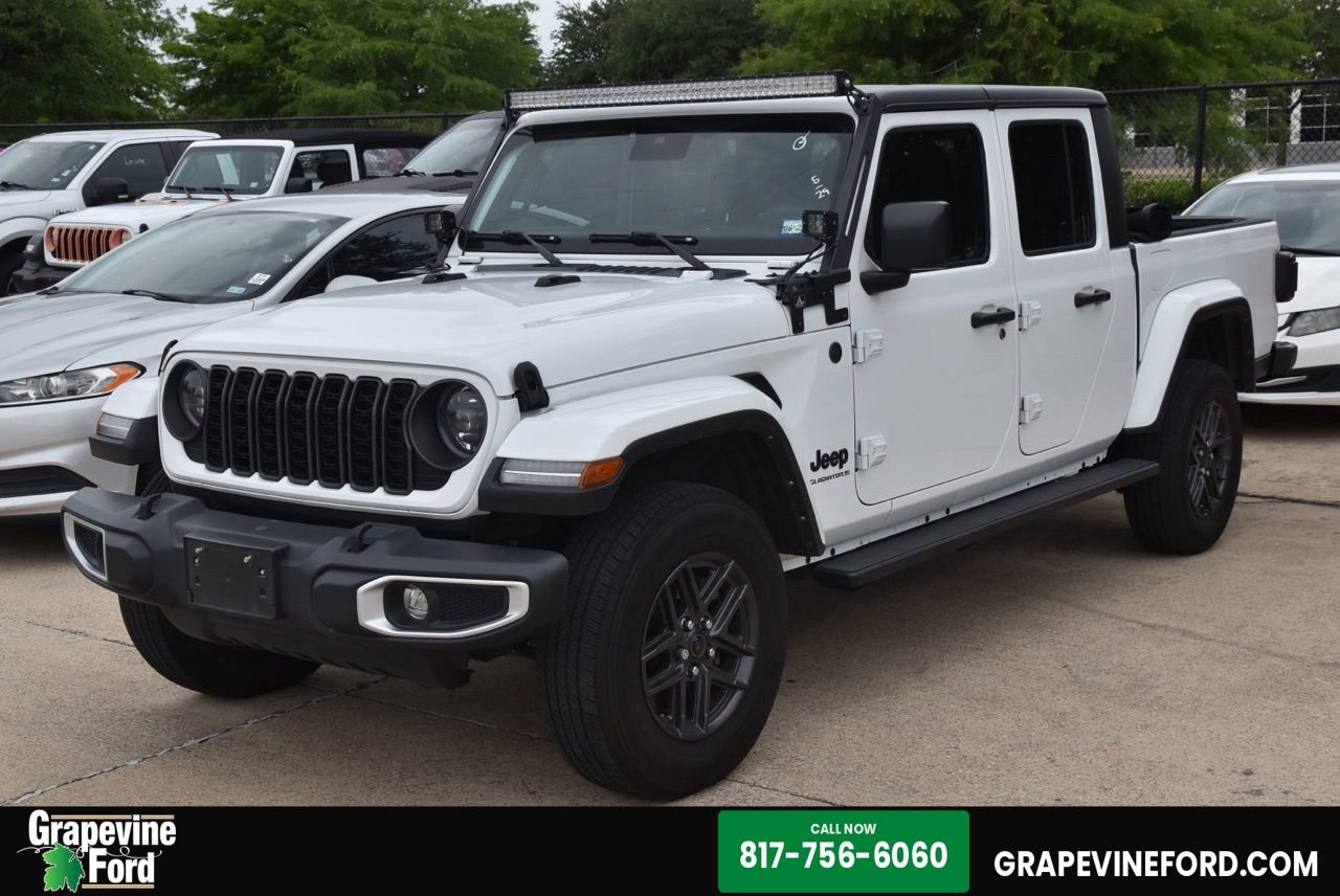 Used 2024 Jeep Gladiator Sport AWD/4WD image 1