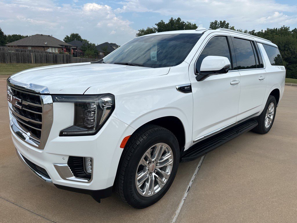 Certified 2023 GMC Yukon XL SLT w/ SLT Luxury Package image 1