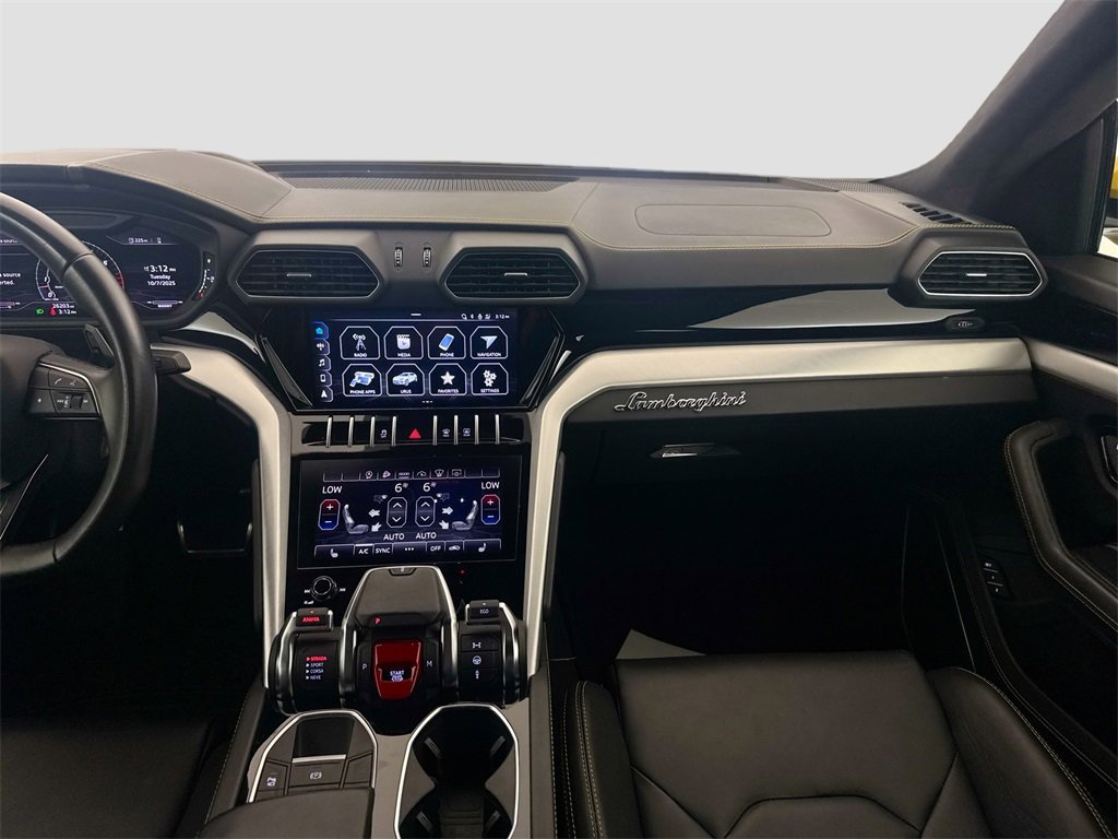 Used 2022 Lamborghini Urus image 25