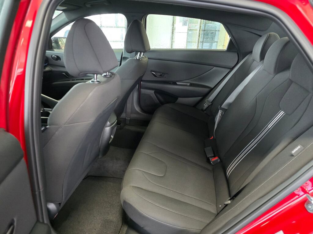 New 2025 Hyundai Elantra SEL image 24