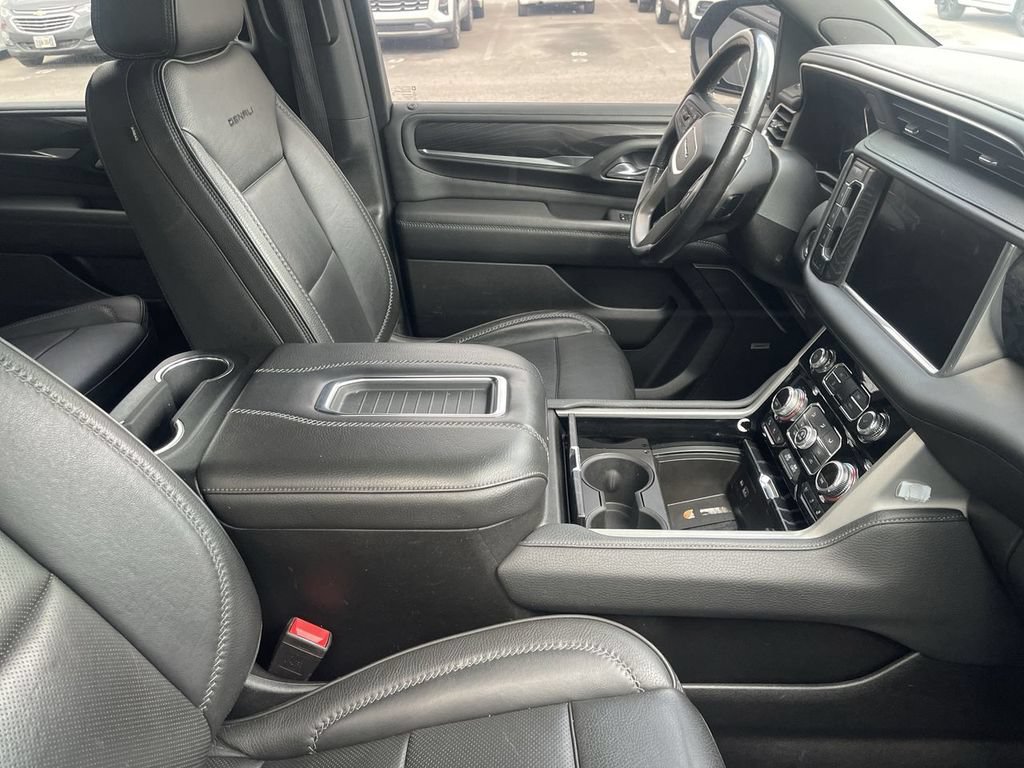 Used 2021 GMC Yukon Denali w/ Denali Premium Package AWD/4WD image 12