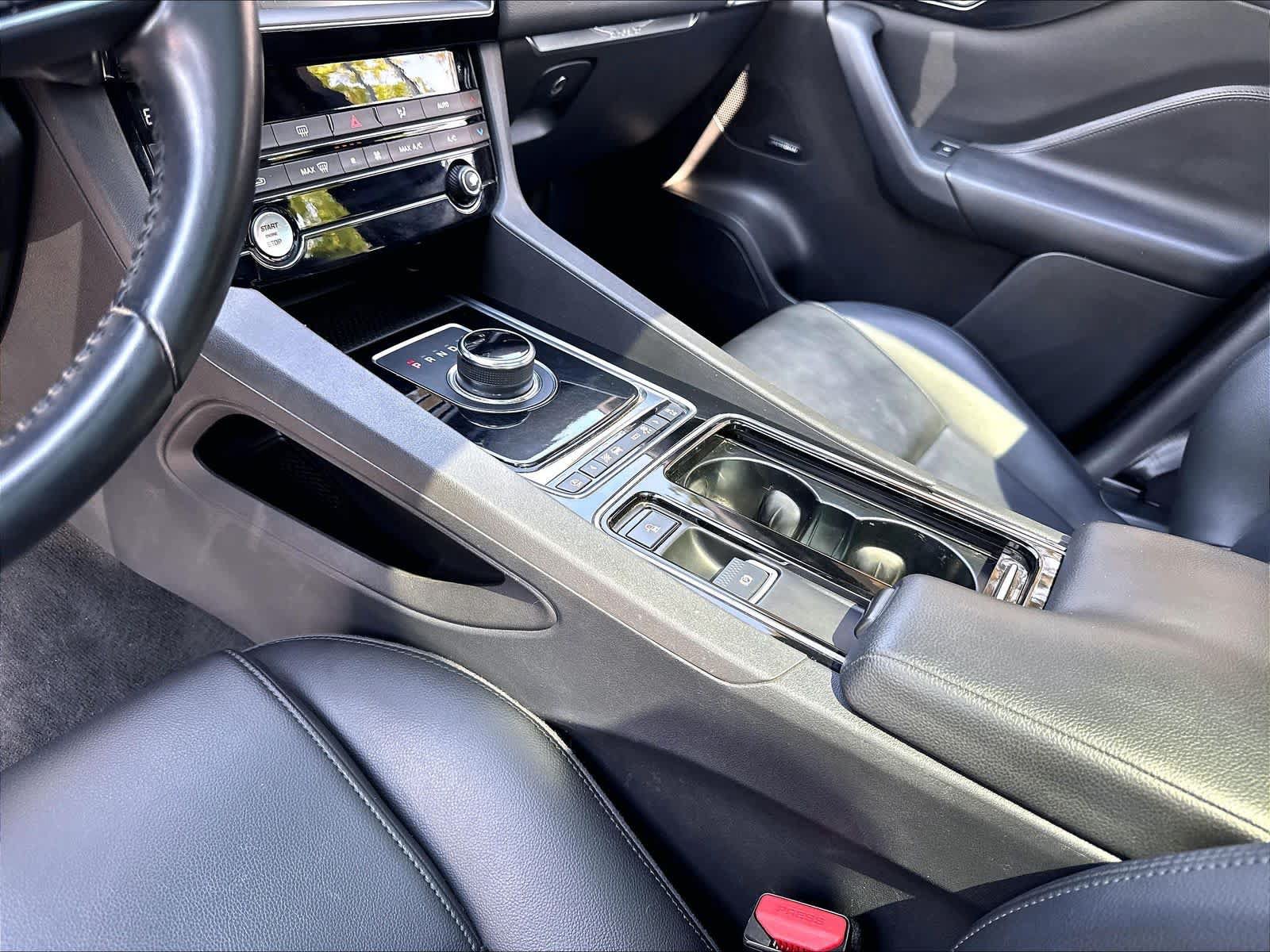 Used 2019 Jaguar F-PACE Premium AWD/4WD image 17
