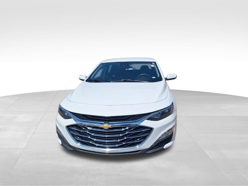 Used 2025 Chevrolet Malibu LT image 4