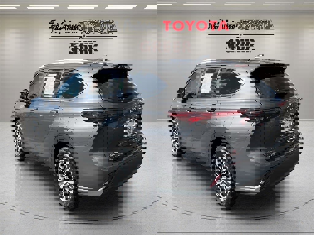 Used 2024 Toyota Highlander XLE image 18
