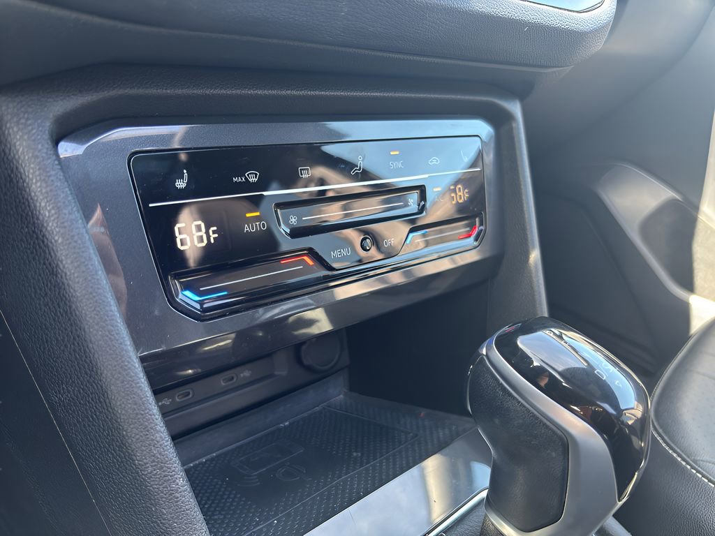 Used 2022 Volkswagen Tiguan SE R-Line AWD/4WD image 18
