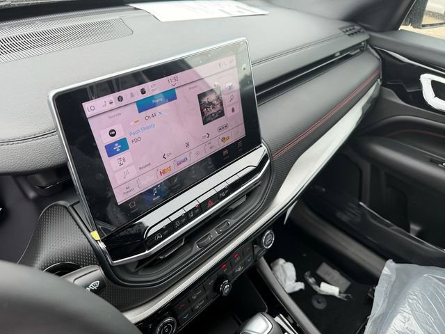 New 2026 Jeep Compass Trailhawk w/ Sun, Sound & Navigation Group image 21