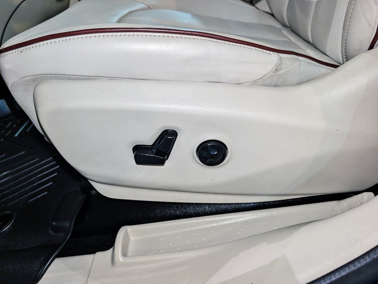 Used 2017 Chrysler Pacifica Limited image 20