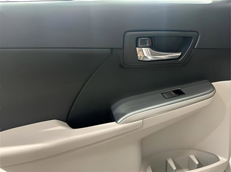 Used 2014 Toyota Camry LE FWD image 9