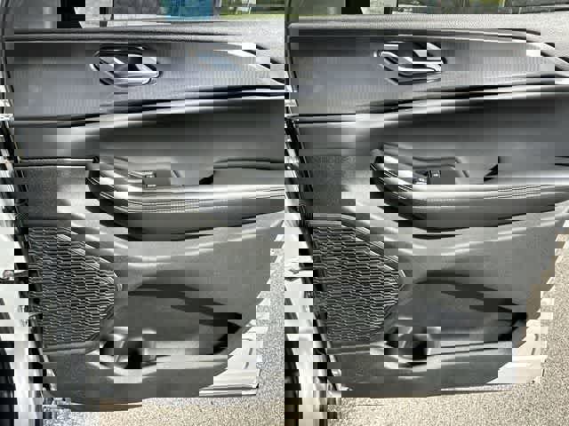 Used 2023 Jeep Grand Cherokee L Laredo image 25